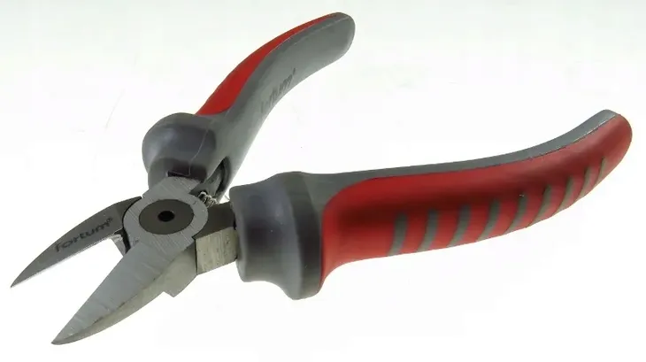 szczypce-tnace-marka-fortum-stan-nowy