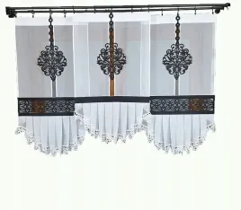 firana-z-woalu-z-gipiura-i-azurem-biala-z-czarnym-detalem-115x60cm