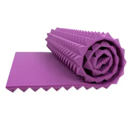 panele-akustyczne-purpurowe-piramidki-aranzacja-wnetrz-dobra-akustyka-4cm