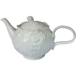 elegancki-bialy-dzbanek-do-herbaty-z-roza-dekoracja-ozdoba-salon-stol