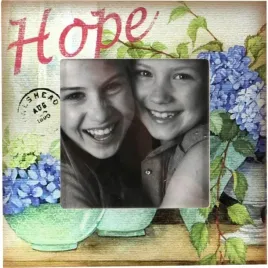 postarzana-ramka-na-zdjecia-hope-16x16-cm-kwiaty-ozdoba-dekoracyjna-komoda