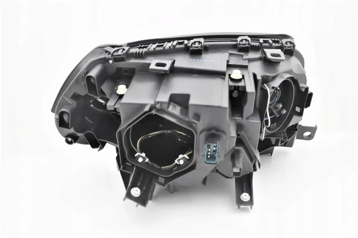 bmw-x3-e83-2003-lampa-reflektor-lewy-depo-strona-zabudowy-lewa