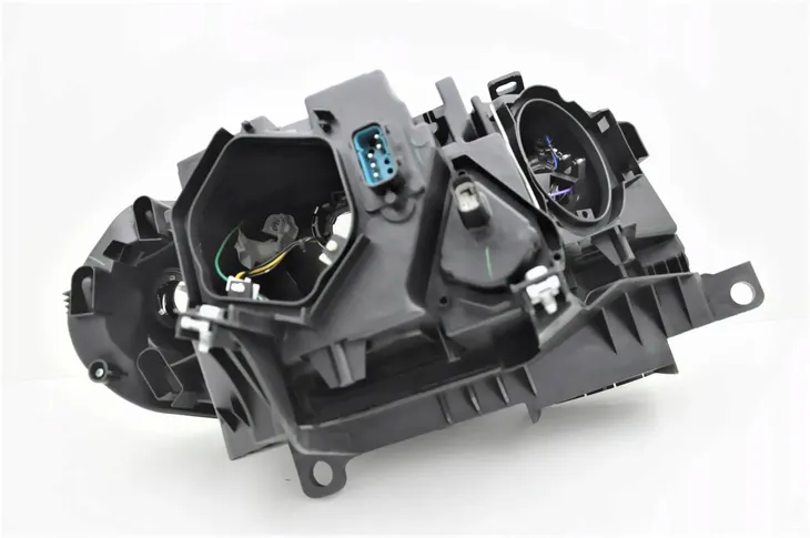 bmw-x3-e83-2003-lampa-reflektor-lewy-depo-rodzaj-swiatel-mijania-tradycyjne-halogenowe