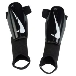 nagolenniki-nike-charge-junior-dx4610-010-czarny-l