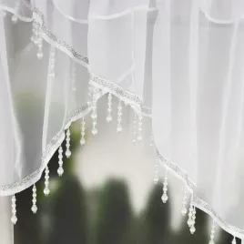 firanka-80x400cm-biala-woal-z-zazdrostkami-55x200cm-z-bialymi-koralikami