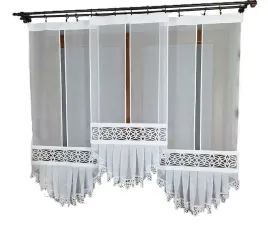 gotowe-firanki-panelowe-z-falbana-i-bialym-azurem-150x60