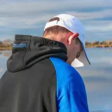 bluza-preston-raglan-pullover-hoodie-medium-rodzaj-wkladane-przez-glowe-z-kapturem