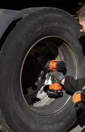 klucz-udarowy-1100nm-18v-bez-akumulatora