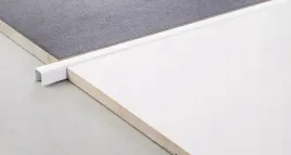 listwa-bonie-biala-na-elewacje-c20-nierdzewna-stal