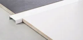 listwa-dekoracyjna-nierdzewna-biala-do-plytek-c30