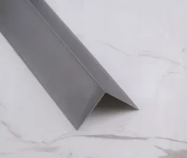 katownik-ze-stali-nierdzewnej-szczotkowany-30x30