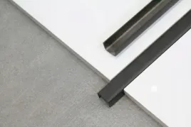 listwa-dekoracyjna-nierdzewna-czarna-do-plytek-c15