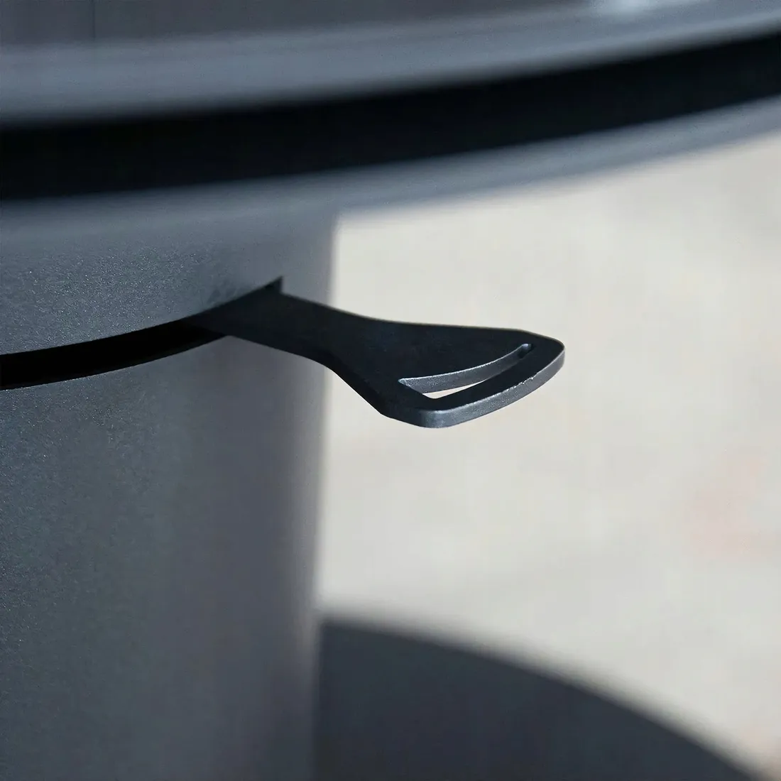 piec-wolnostojacy-na-drewno-erik-na-nodze-biale-wnetrze-or-o150-55kw-stan-nowy