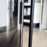 piec-wolnostojacy-na-drewno-erik-na-nodze-biale-wnetrze-or-o150-55kw-stan-nowy-glebokosc-42-cm