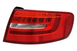 audi-a4-kombi-2012-lampa-tylna-led-prawa