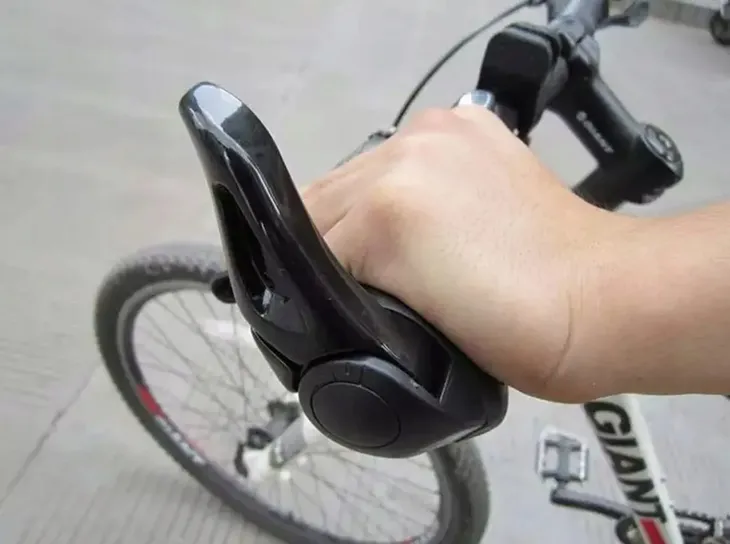 rw23-rogi-gripy-rowerowe-kolor-dominujacy-czarny