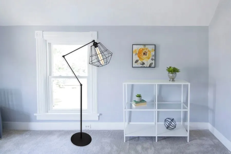 modna-stojaca-lampa-podlogowa-druciak-loft-edison