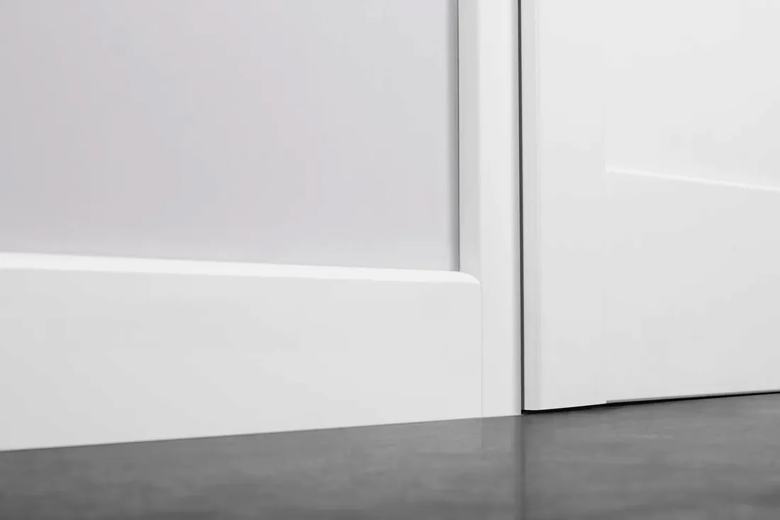 listwa-przypodlogowa-mdf-biala-12x100-mm