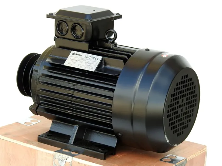 silnik-4-kw-2850r-400v-elektryczny-3fazy-silowy-kowal-polska-s-55-55-km-model-s-55-400v