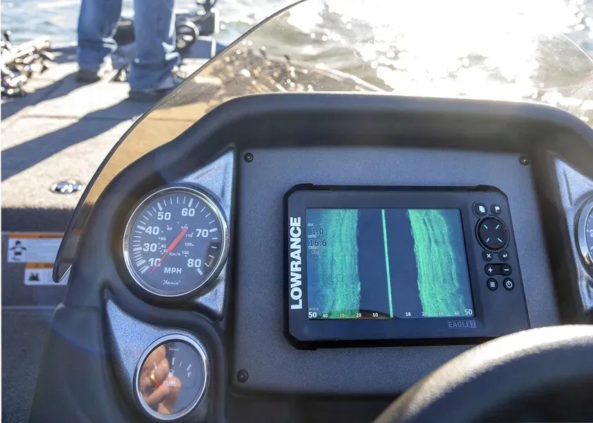 echosonda-lowrance-eagle-7-tripleshot-hd