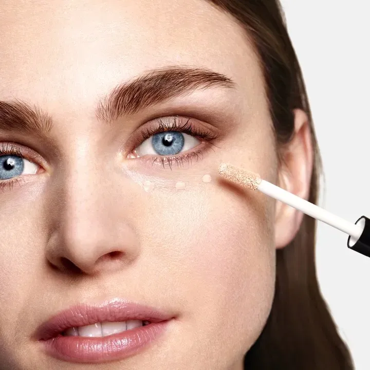 oriflame-light-beige-neutral-korektor-the-one-everlasting-sync