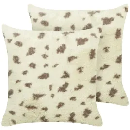 zestaw-2-poduszek-dekoracyjnych-kasra-sztuczne-futro-45-x-45-cm-bezowy-wzor