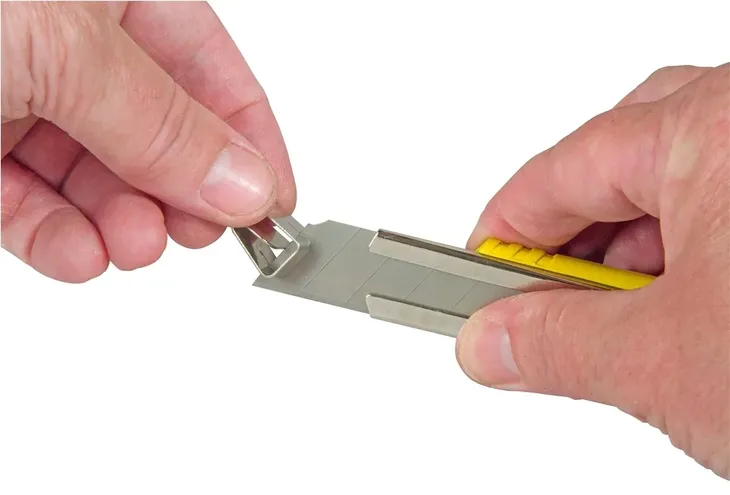 stanley-noz-fatmax-18mm-810421-stan-nowy-rodzaj-noz