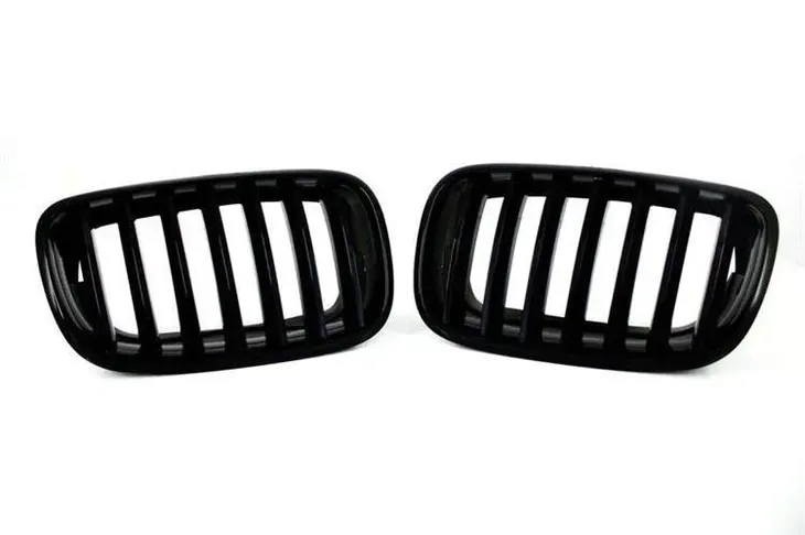 grill-nerki-bmw-e70-e71-x5-x6-07-14-czarny-polys-strona-zabudowy-lewe-prawe