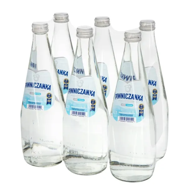 PIWNICZANKA Naturalna Woda Mineralna Niskonasycona CO2 w Szkle 700 ml x6