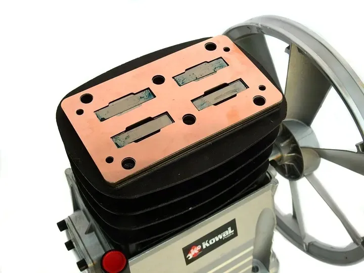 kompresor-10-bar-olejowy-sbn-pompa-powietrza-sprezarka-olejowa-700-l-min-kod-producenta-sbn-h2065-10-bar