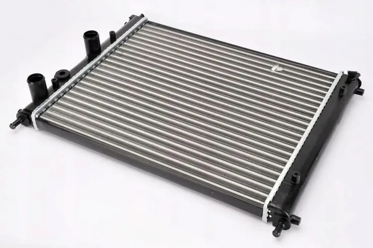chlodnica-silnika-d7f036tt-producent-czesci-thermotec