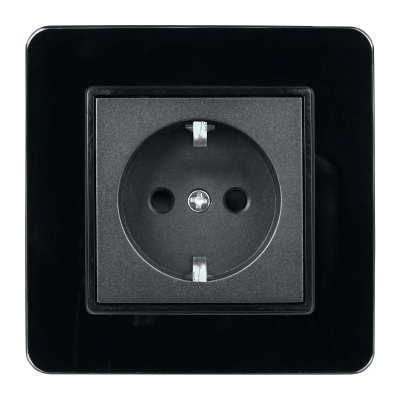 gniazdo-schuko-czarne-quad-stan-nowy