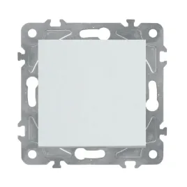 wlacznik-pojedynczy-klasyczny-bialy-quad