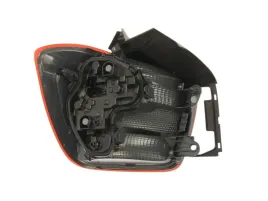 lampa-zespolonych-swiatel-tylnych-044645-val