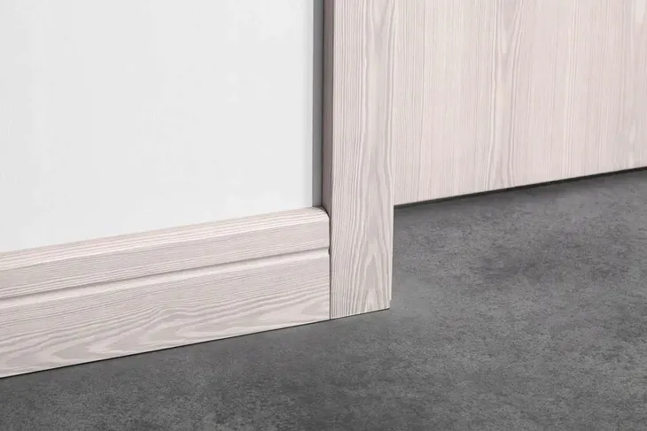 listwa-przypodlogowa-mdf-biala-80x12-mm-waga-z-opakowaniem-10-kg
