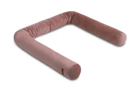 ochraniacz-walkowy-do-lozeczka-velvet-w-brudnym-rozu-200-cm