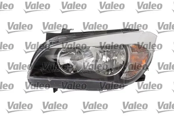 reflektor-swiatel-przednich-044946-val