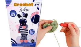 zestaw-do-szydelkowania-wloczka-igla-rekodzielo-zrob-to-sam-33-cm-zebra-z