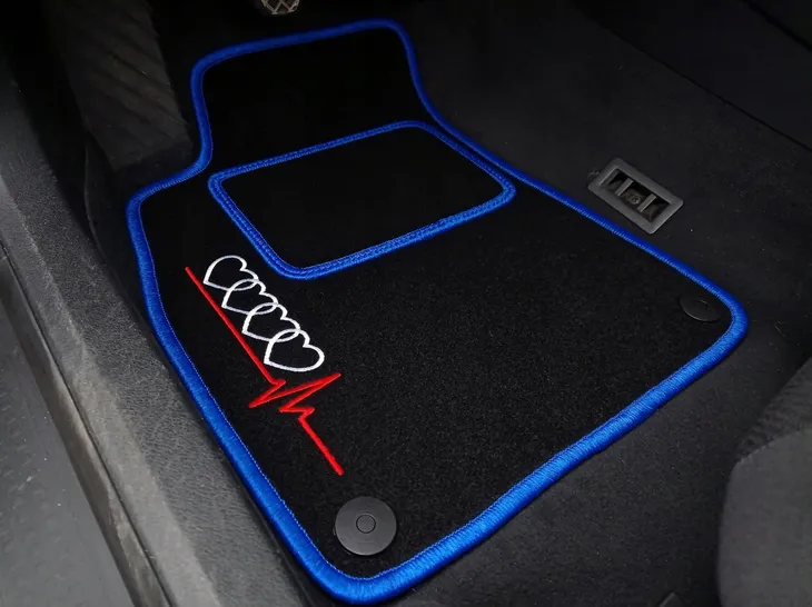 dywaniki-samochodowe-audi-a4-b6-2000-2004-haft-informacje-dodatkowe-bezzapachowe
