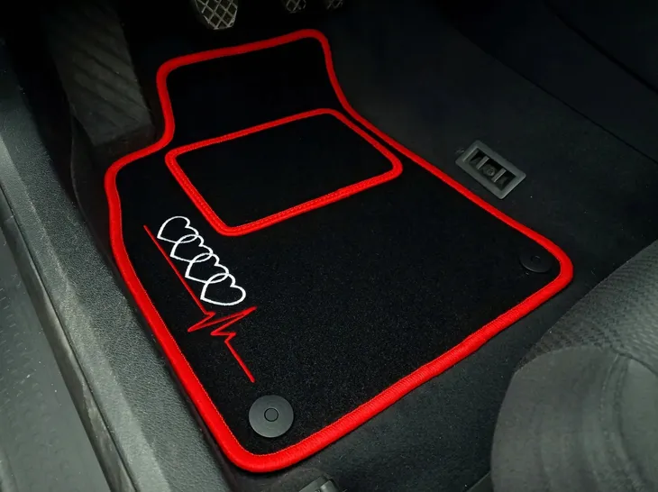 dywaniki-do-samochodu-audi-a4-b7-2004-2007-haft-informacje-dodatkowe-bezzapachowe