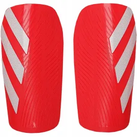 ochraniacze-pilkarskie-adidas-tiro-club-czerwone-ip3992-l