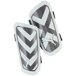 ochraniacze-pilkarskie-puma-ultra-ultra-light-strap-czarno-biale-30875-03-m