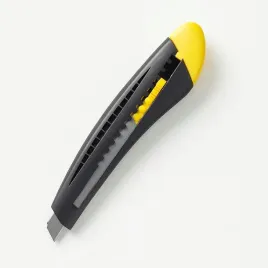 noz-bezpieczny-na-magazyn-lekki-nozyk-do-ciecia-folii-papieru-excell