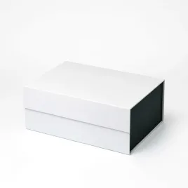 pudelko-magnetyczne-a5-biale-z-czarnym-wnetrzem-235x170x100-mm-na-prezent