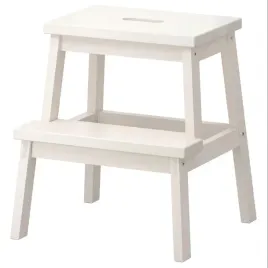 stabilny-taboret-ze-schodkiem-stolek-podest-50cm-ikea-bekvam-bialy