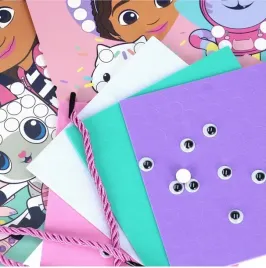 zestaw-kreatywny-ksiazeczka-z-mozaikami-gabbys