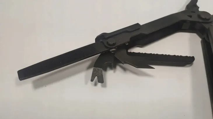 multitool-gerber-center-drive-czarny-waga-z-opakowaniem-0-5-kg