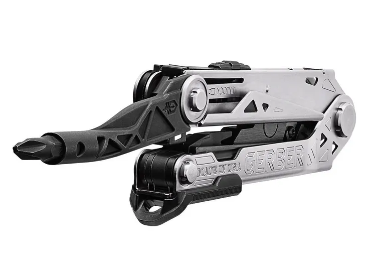 multitool-gerber-center-drive-cechy-dodatkowe-futeral-mozliwosc-otwierania-jedna-reka