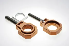 accel-napinacz-tylnej-oski-ze-sruba-ktm-sx-sxf-125-450-13-19-husqvarna-tc