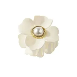 ecarla-spinka-klamra-do-wlosow-kwiat-z-perelka-kremowa-sp355b